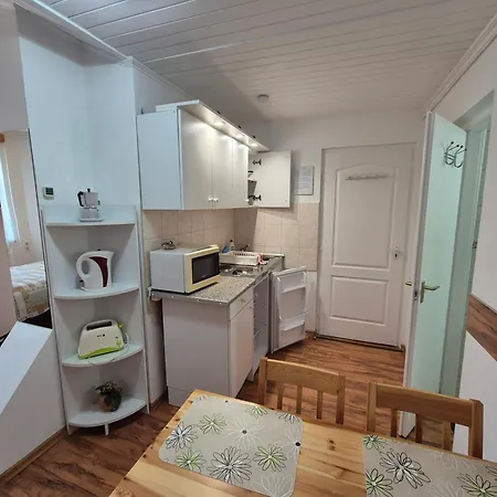 Roxanna Apartment Gyula