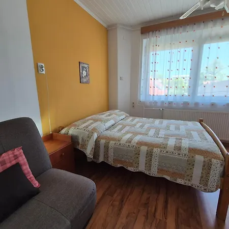 Roxanna Apartment